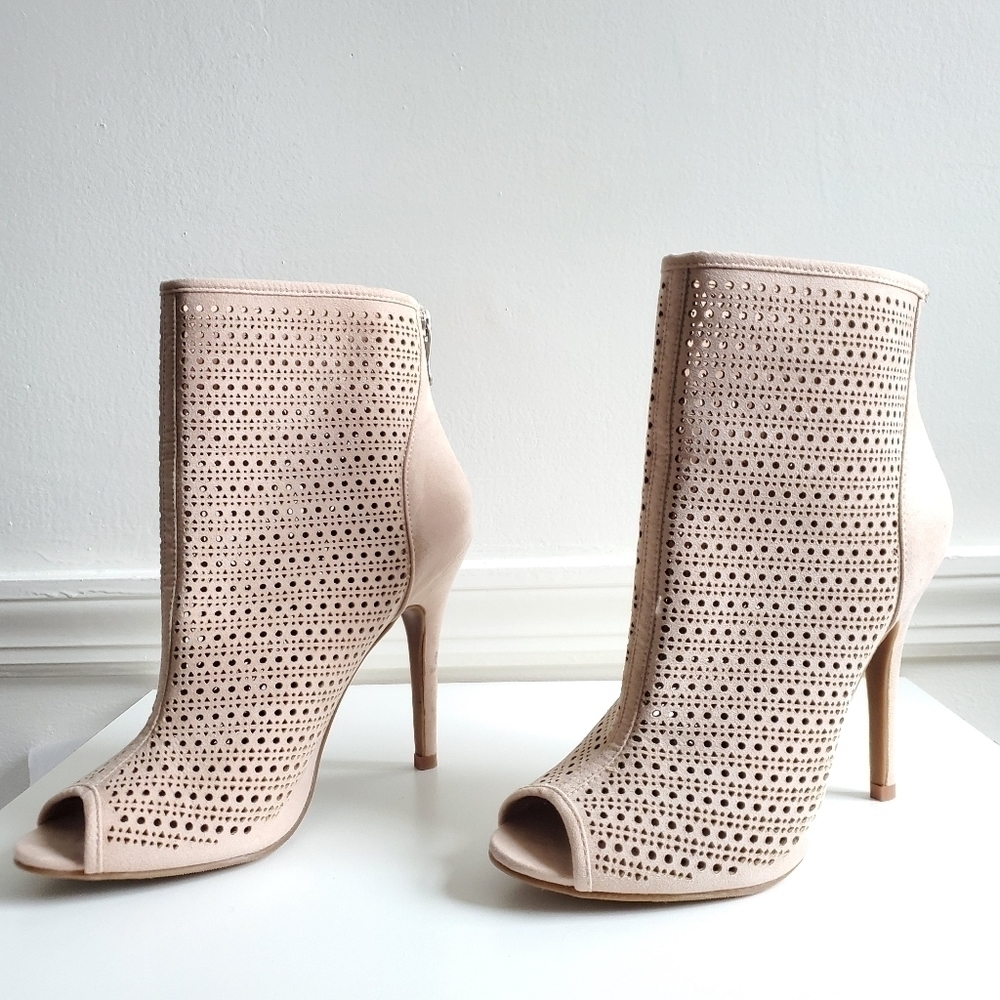 Chinese Laundry Open Toe Suede Blush Booties/Heels Size 7.5(38)